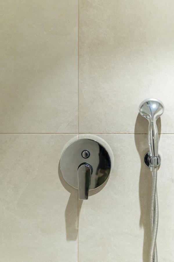 Imeros City Centre Apartment - Luxurious & Spacious! Heraklion  Bagian luar foto